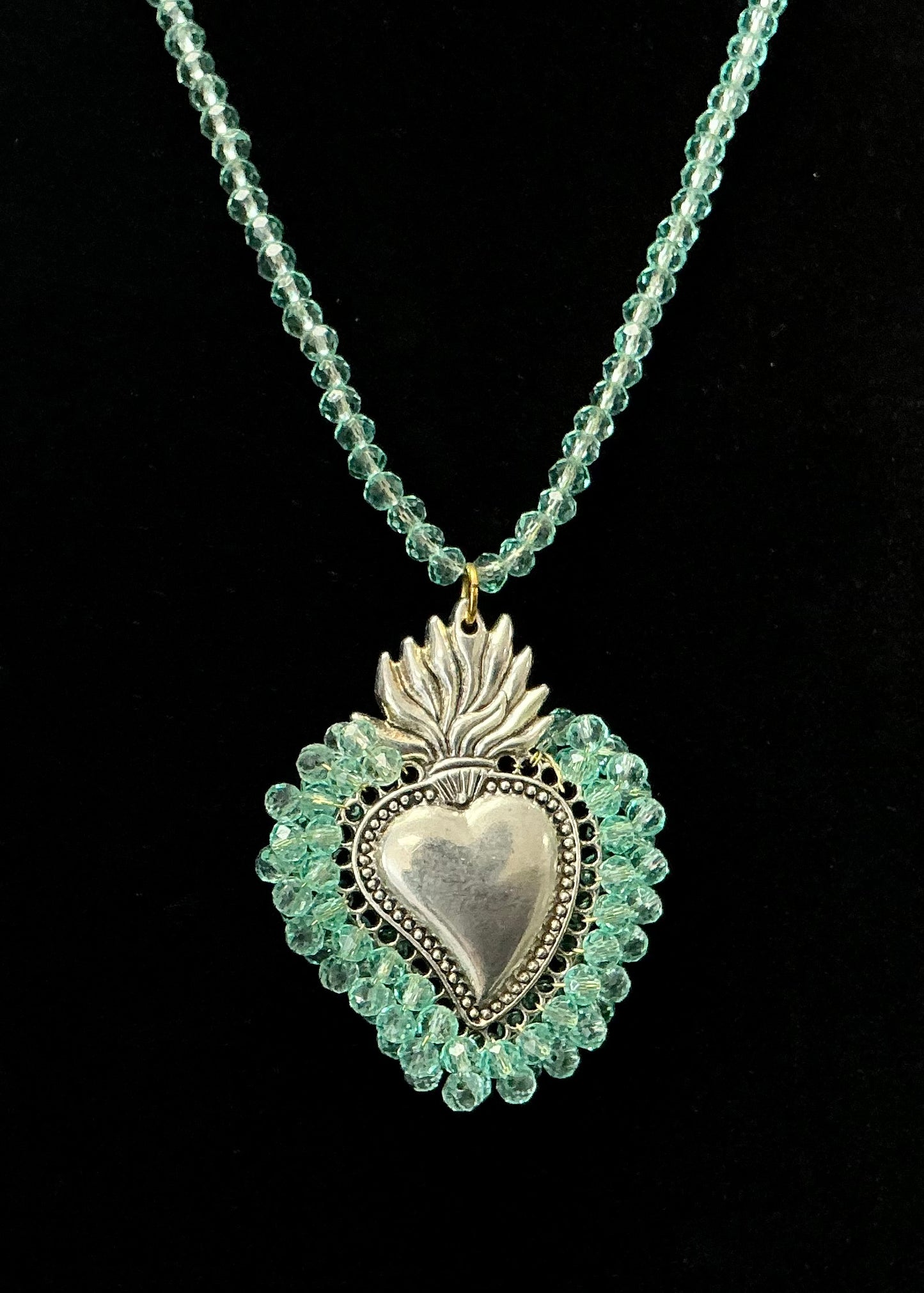 Corazón Sagrado Necklace - Light blue