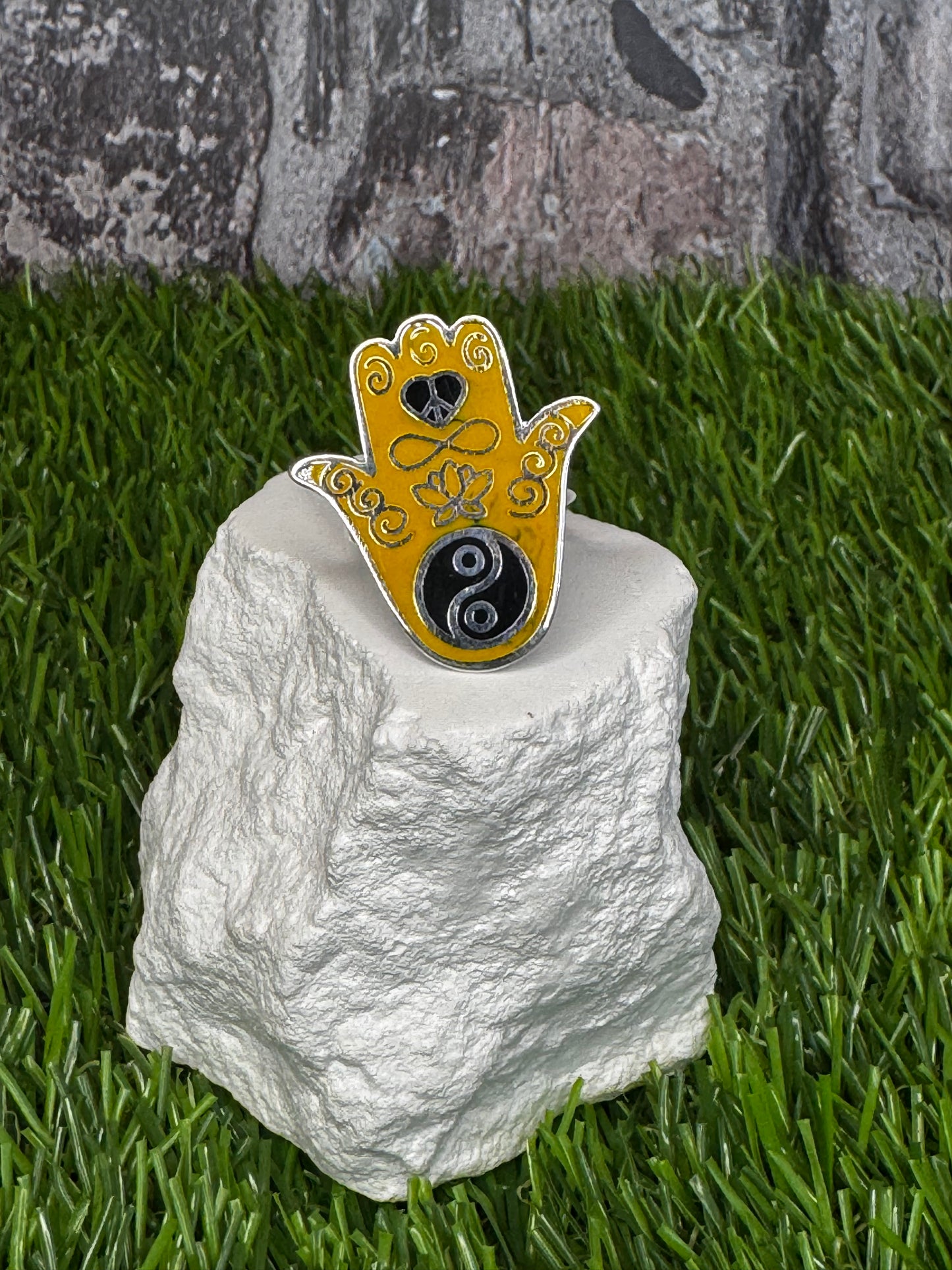 Mano Ring