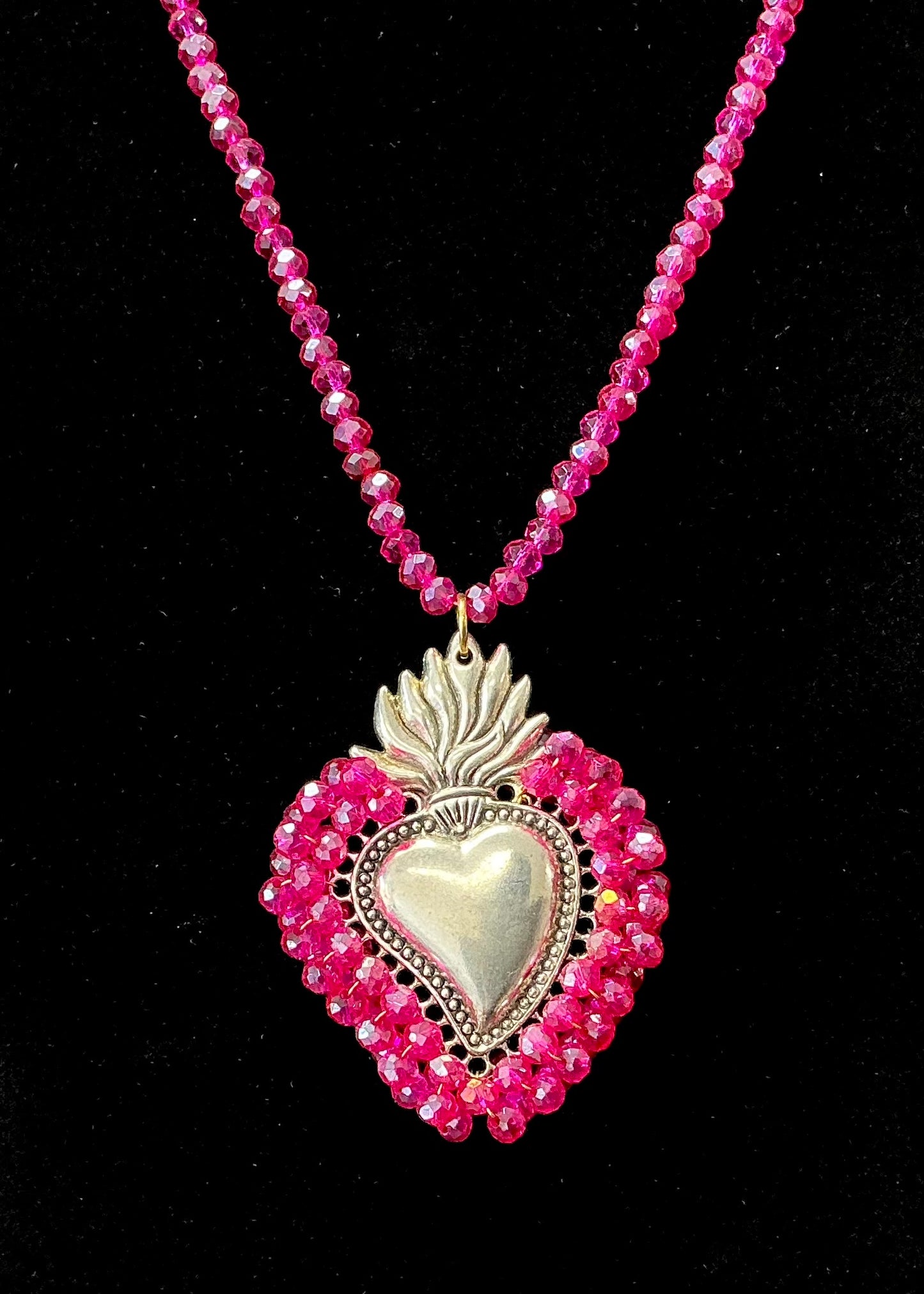 Corazón Sagrado Necklace - Pink