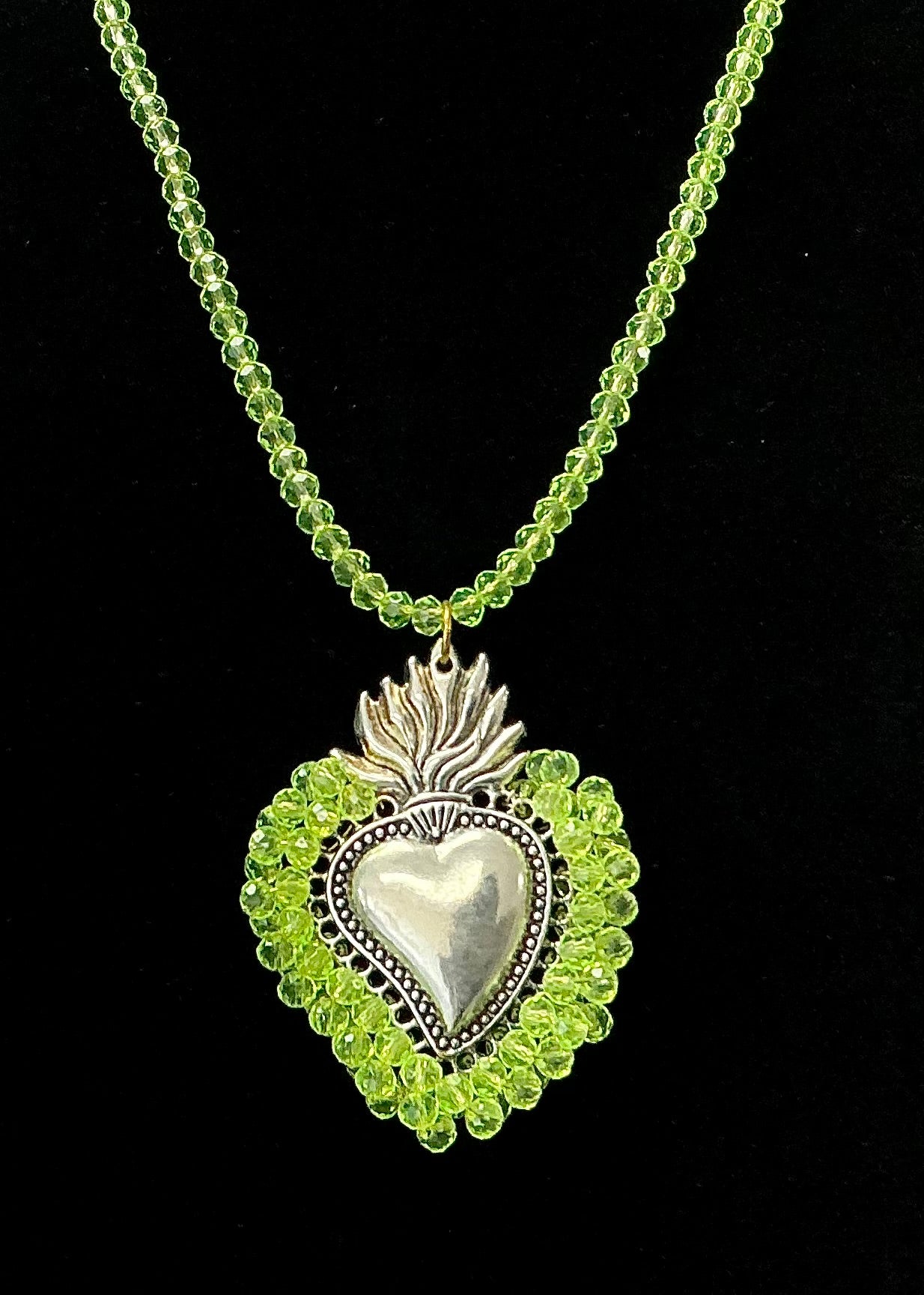 Corazón Sagrado Necklace - Light Green