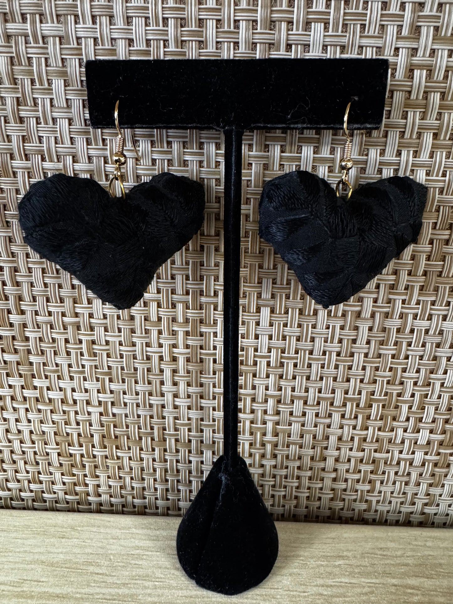 Corazón Noir Earrings