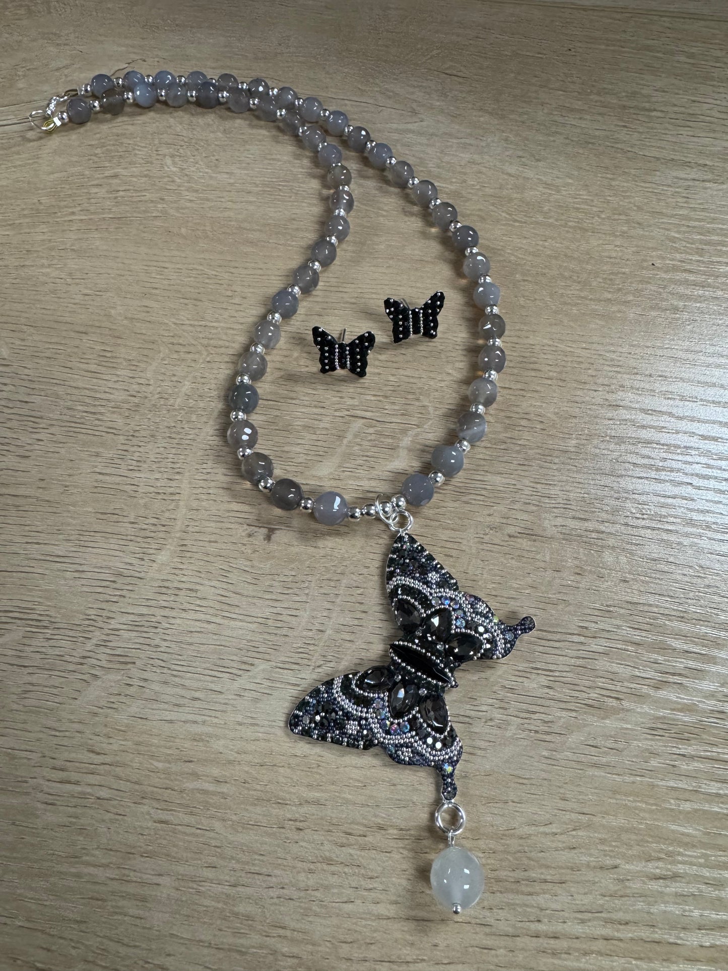 Mariposa Statement Necklace & Earrings- Gray