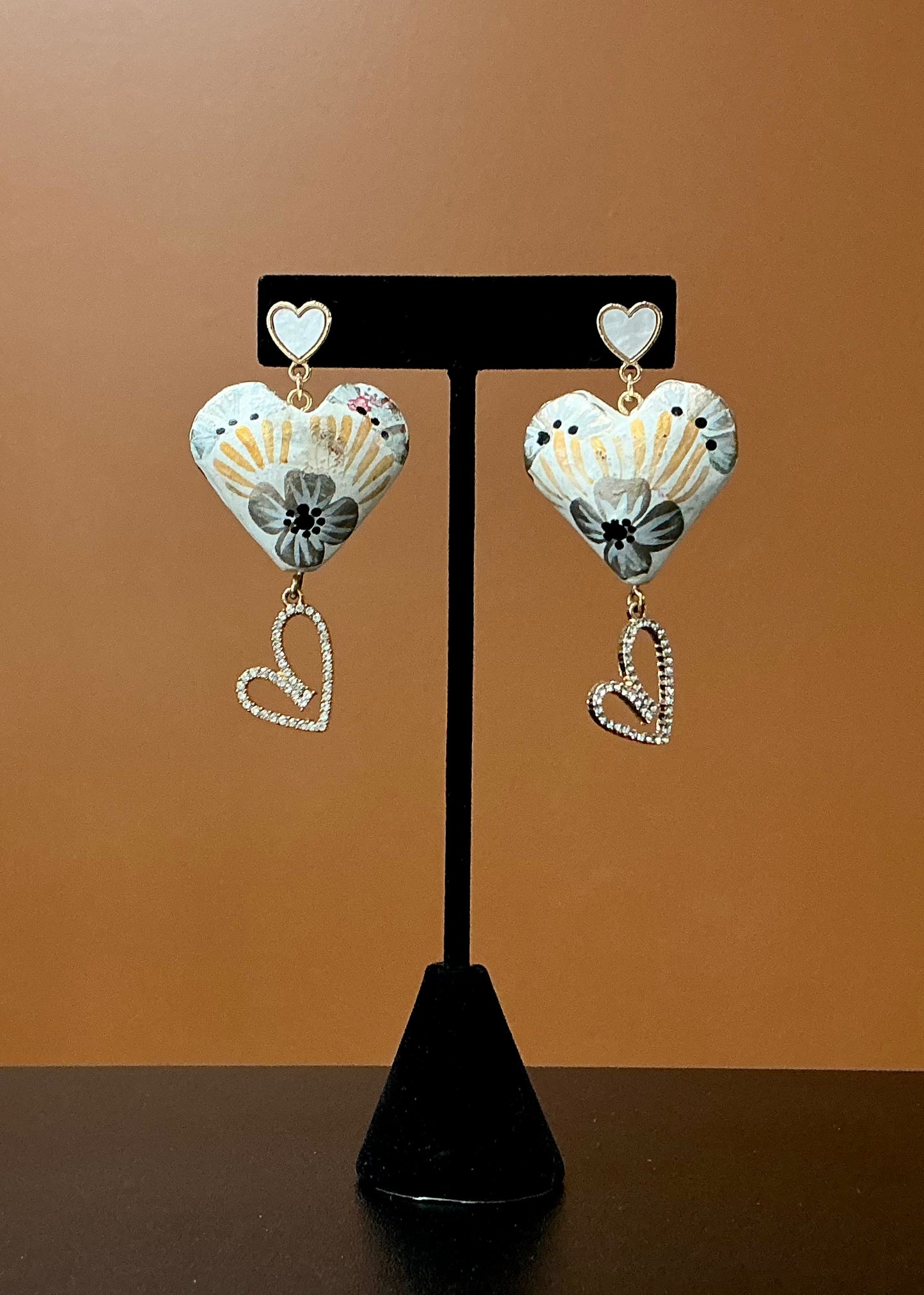 Triple Love Corazón Earrings
