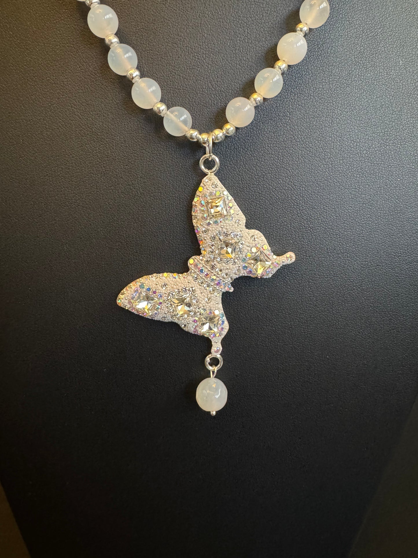 Mariposa Statement Necklace & Earrings - Blanco