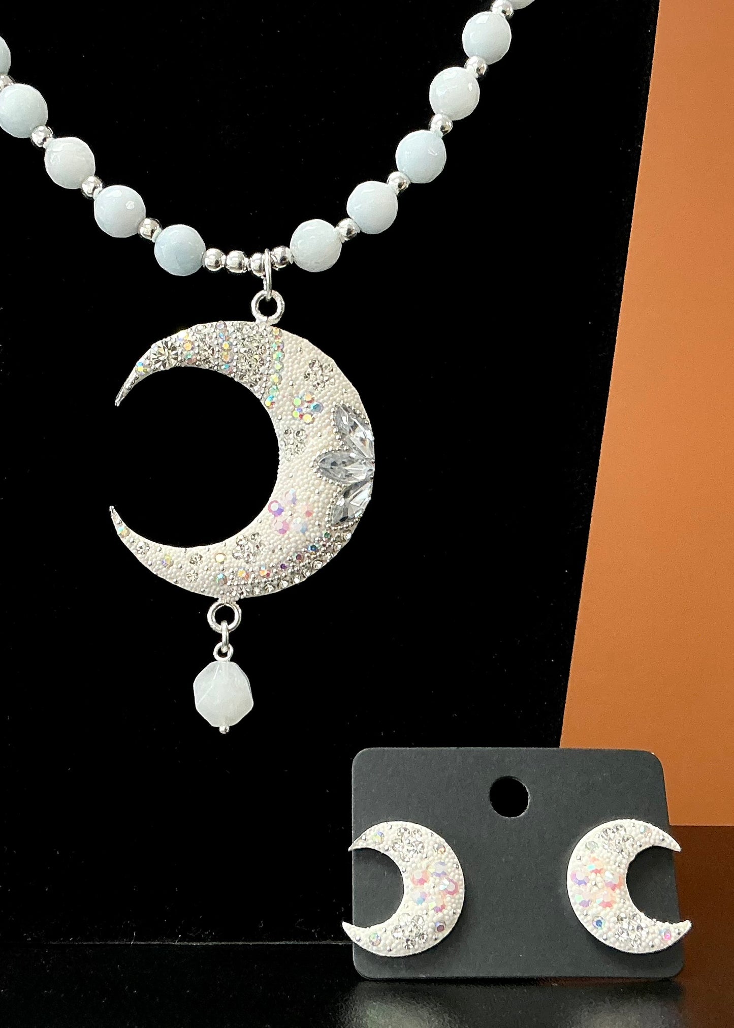 Luna Statement & Earrings - White