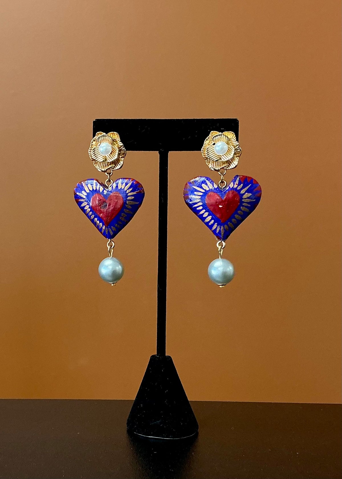 Oro y Corazón Earrings