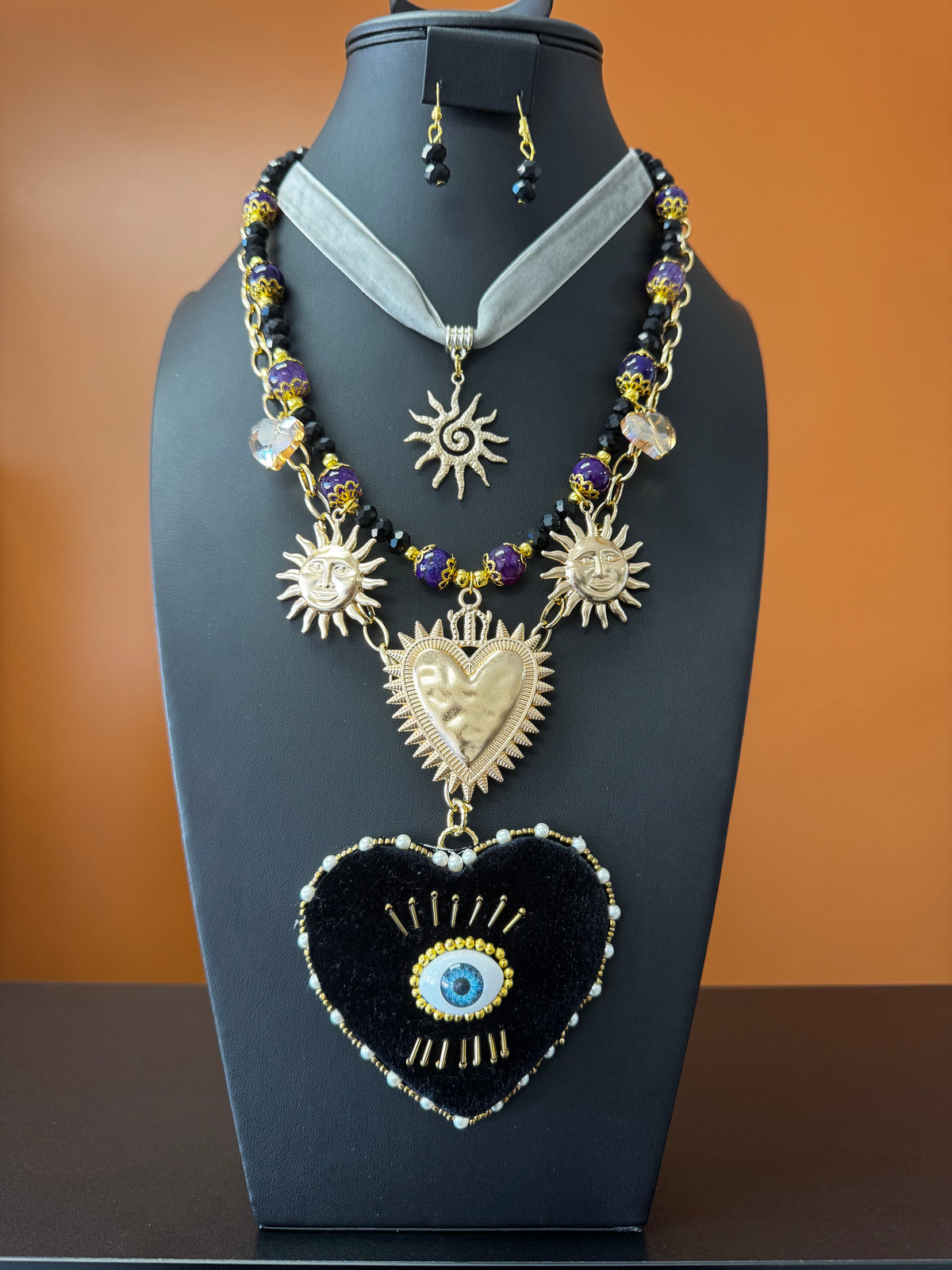 Corazon y Ojo Necklace Set - Black