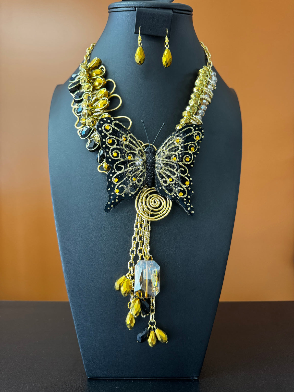 Mariposa Dorada Statement Necklace & Earring Set