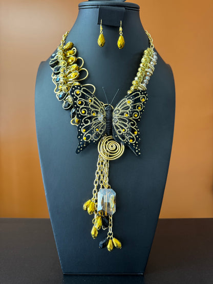 Mariposa Dorada Statement Necklace & Earring Set