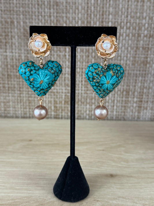Oro en el Mar Corazón Earrings