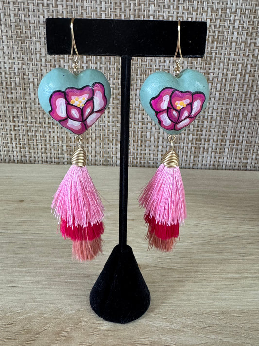 Un Corazón en Floración Statement Earrings