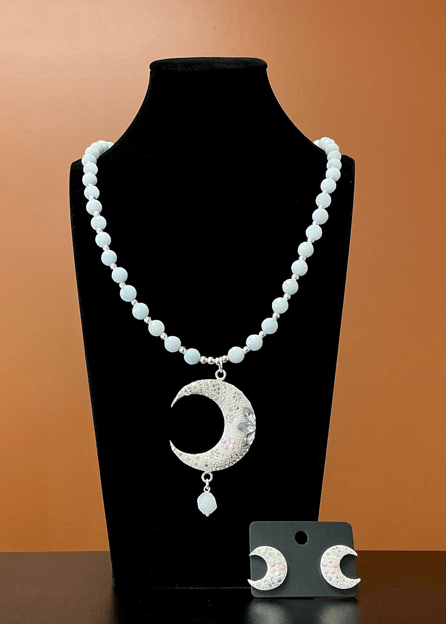 Luna Statement & Earrings - White