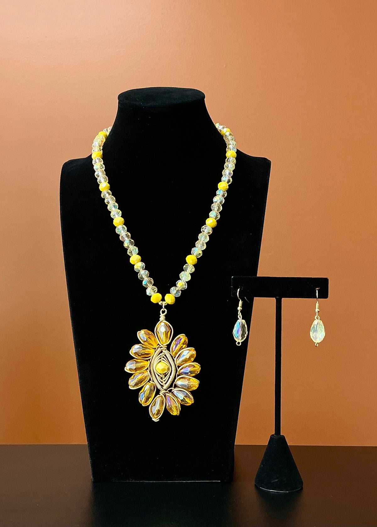 Wire Flower Necklace & Earrings - Yellow