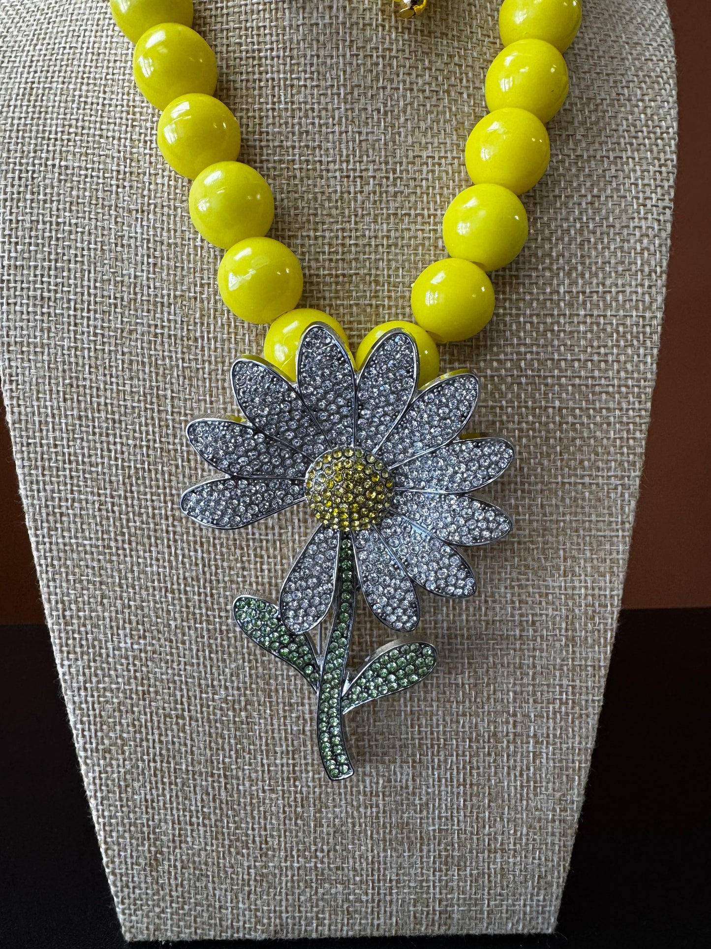 Daisy Statement Necklace Set