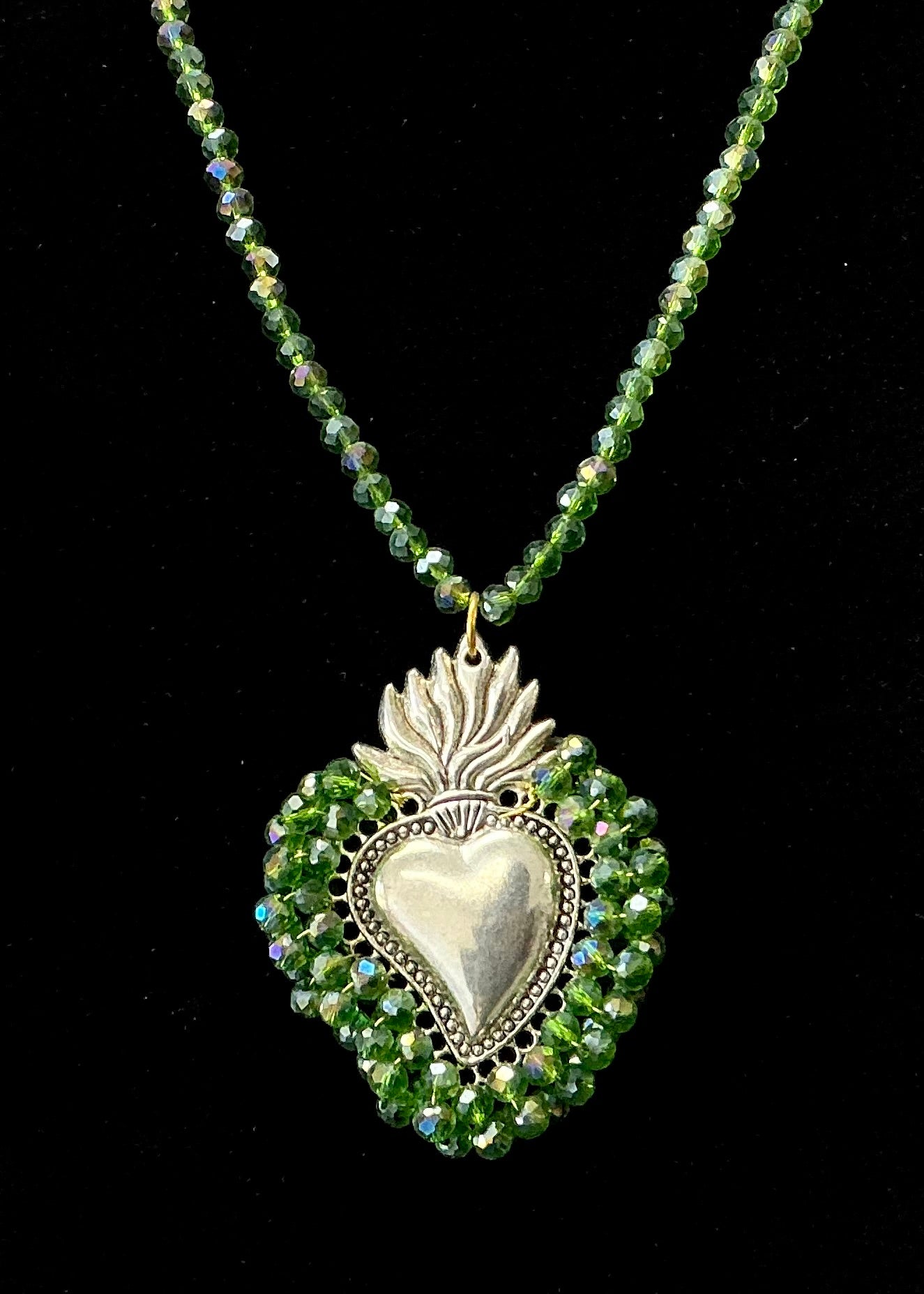 Corazón Sagrado Necklace - Dark Green