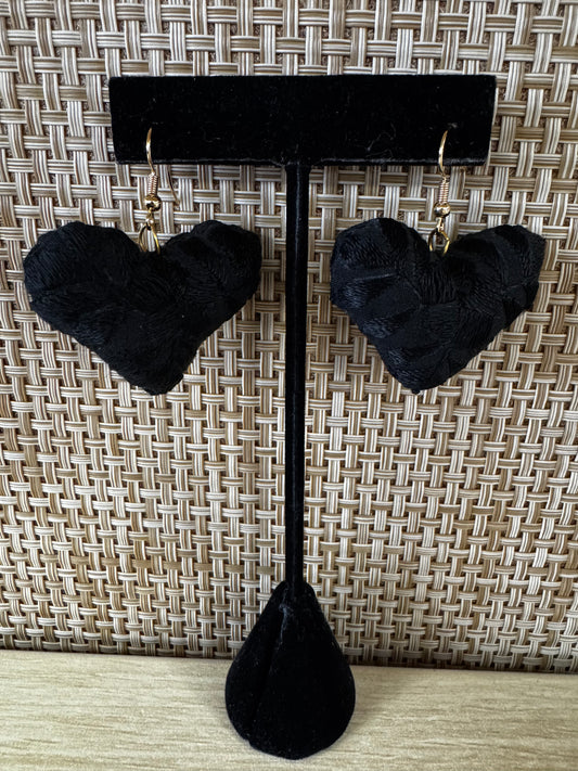 Corazón Noir Earrings