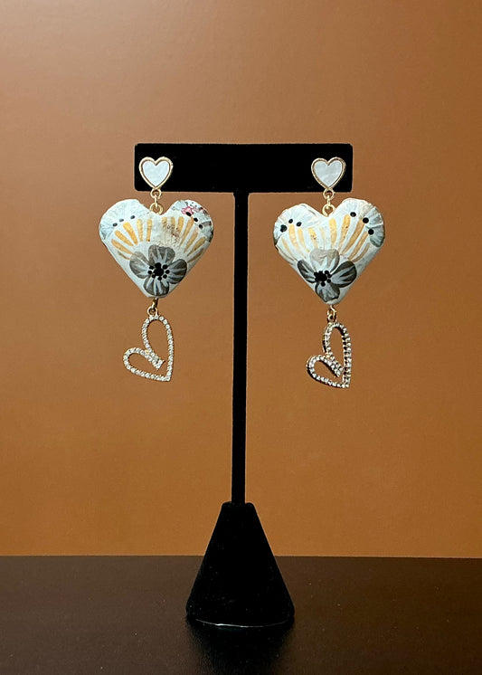 Triple Love Corazón Earrings