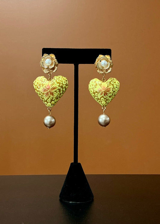 Oro del Sol Corazón Earrings