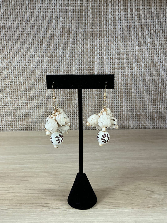 Flor de Palma Drop Earrings