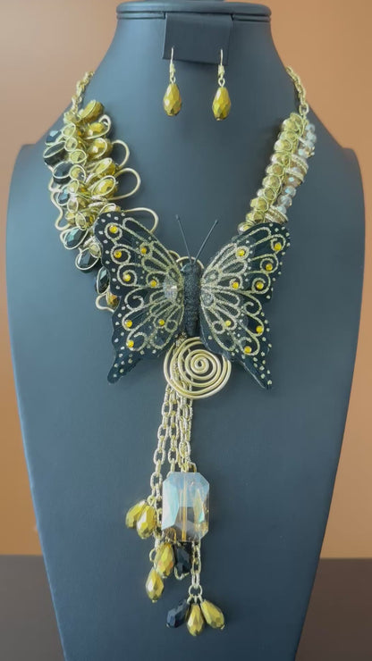 Mariposa Dorada Statement Necklace & Earring Set